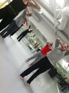 Alfonso y Chema en clase de danza contemporánea.