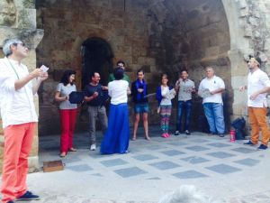 Algunos voluntarios en La Cueva de Salamanca. Alfpache Producciones.
