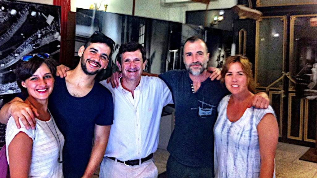 El otro lado&nbsp;absurdo.