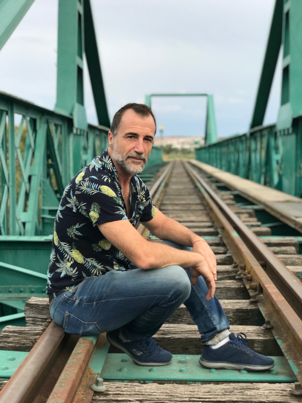 Rítmico, punzante e&nbsp;irónico.