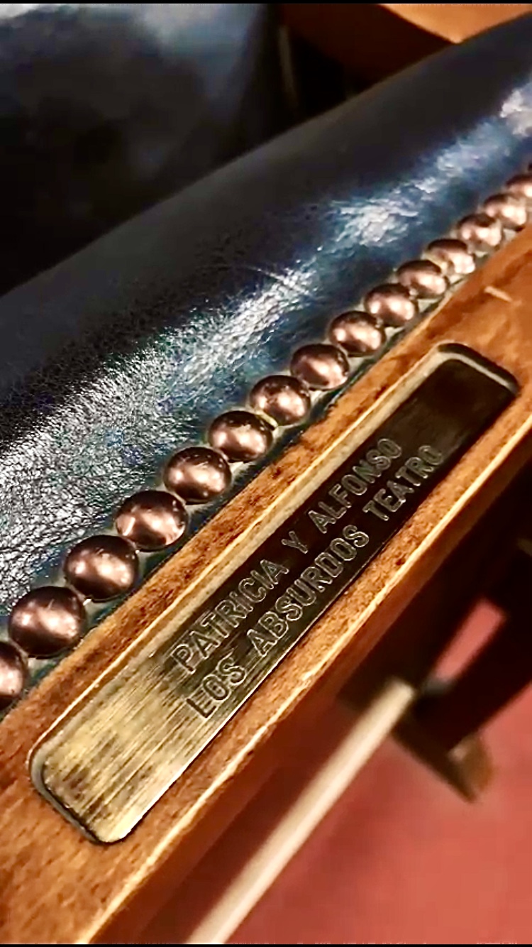 UNA BUTACA ABSURDA EN EL TEATRO&nbsp;LARA