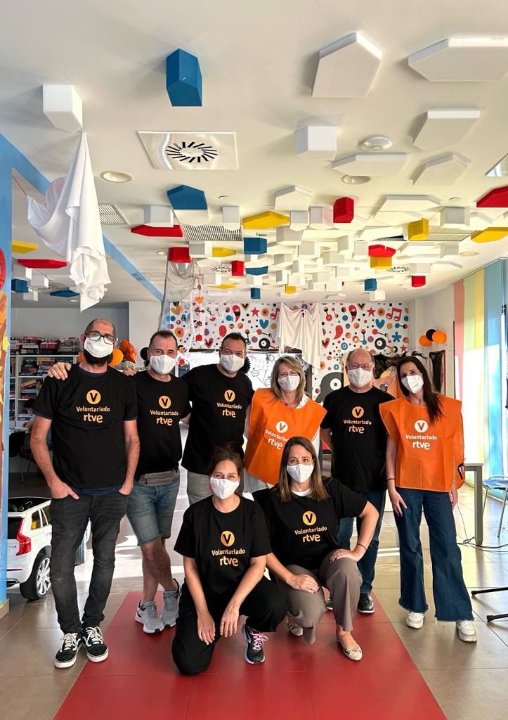 LOS ABSURDOS TEATRO CON EL  VOLUNTARIADO DE&nbsp;RTVE